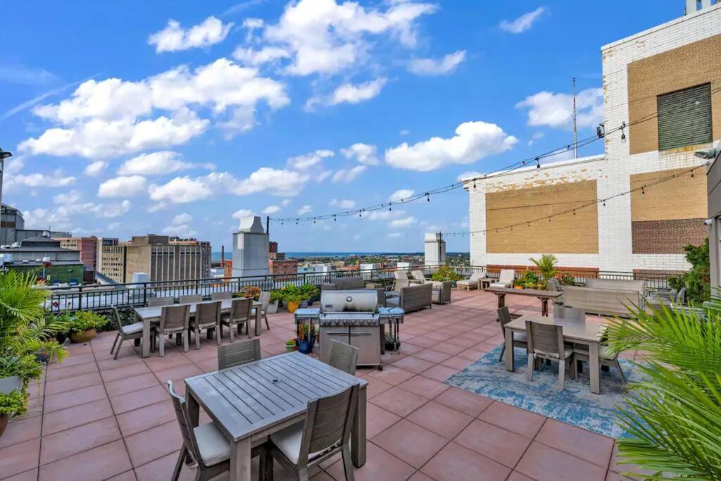 Heart Of Dt With Free Pool & Steam Plus Gym Luxe 812 Cleveland Buitenkant foto